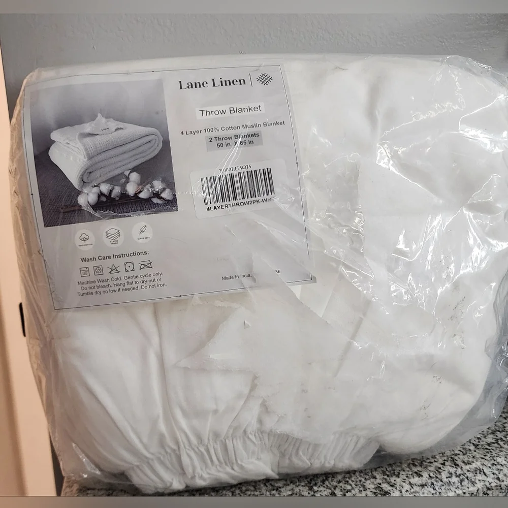 NWT Lane Linen White 2 Pack Throw Blankets 50x65 4 Layer